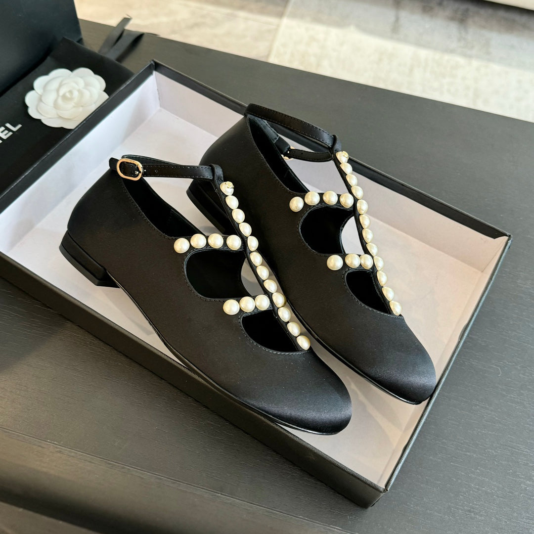 MARY JANES SHOES BLACK GOATSKIN WITH FAUX PEARL
