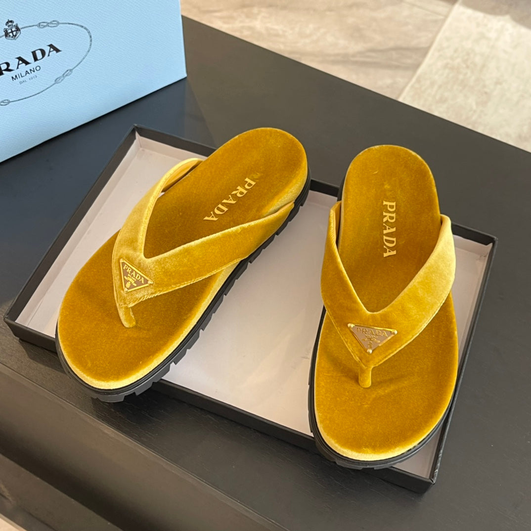 PRA RUBBER THONG SANDALS AMBER VELVET