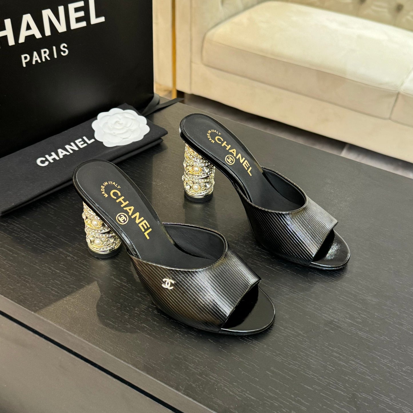 T-STRAP PEARL HEEL 85 MM SANDALS IN BLACK LAMBSKIN MULE