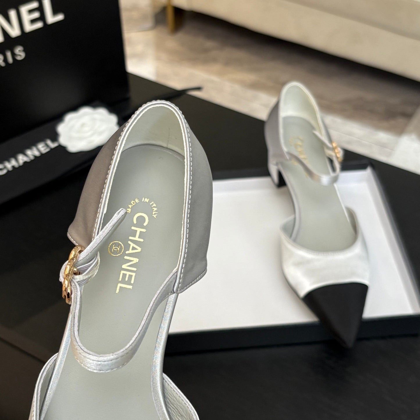 BLOCK HEEL SLINGBACKS IN SILVER MIX BLACK SILK FABRIC