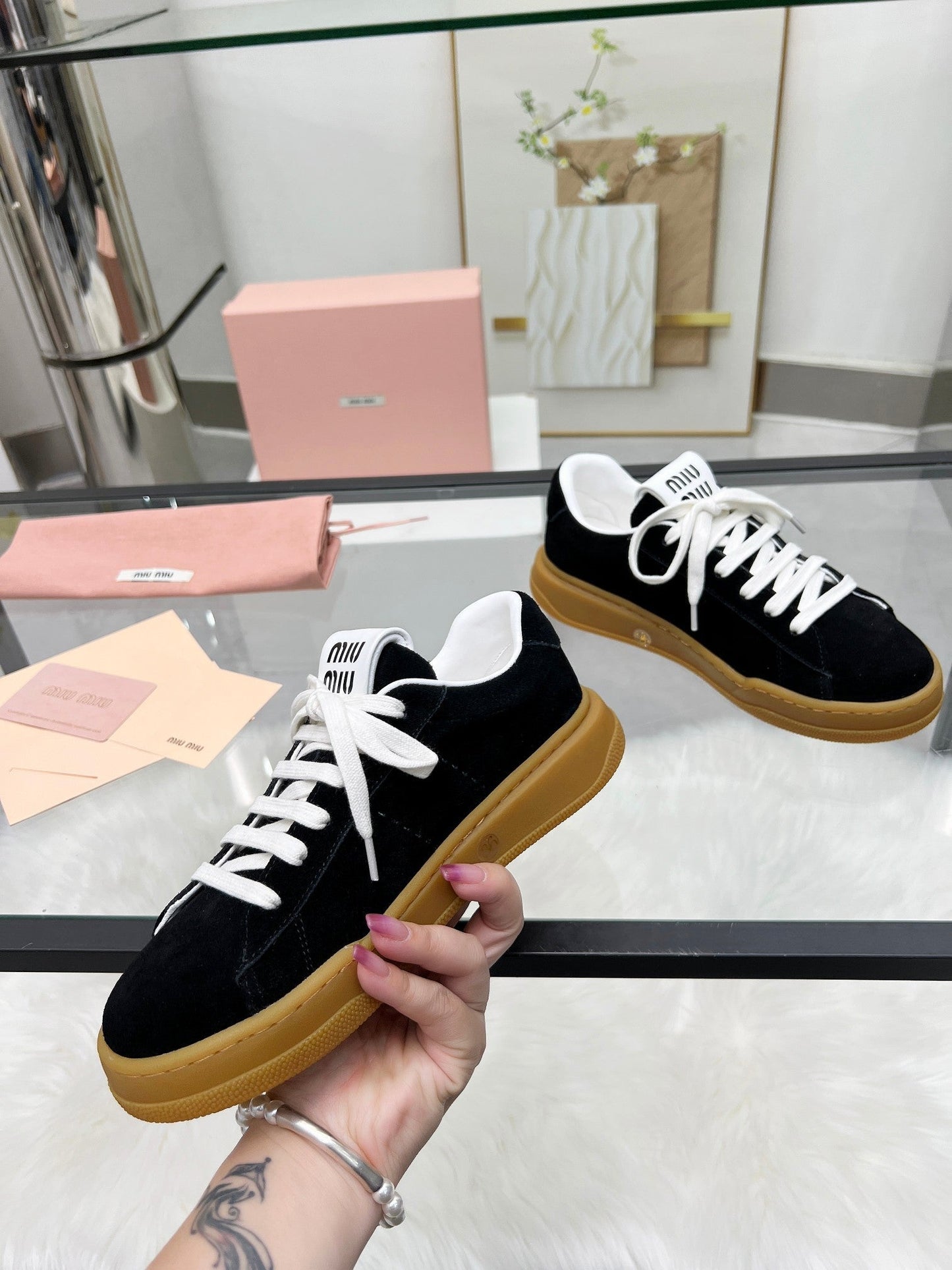 ECRU SNEAKERS IN BLACK SUEDE
