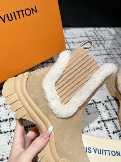 RUBY FLAT ANKLE BOOT IN TORTILLA BROWN SUEDE WITH WHITE SHEARLING