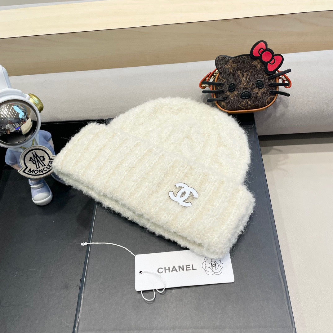 BEANIE HAT IN WHITE WOOL 413328