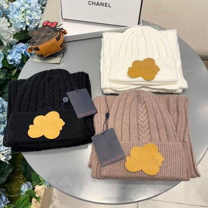 SET SCARF AND HAT IN LIGHT BROWN WOOL 419146