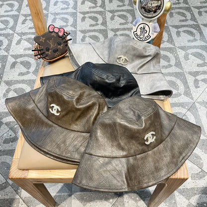 BUCKET HAT IN PASTEL GRAY CALFSKIN 431730