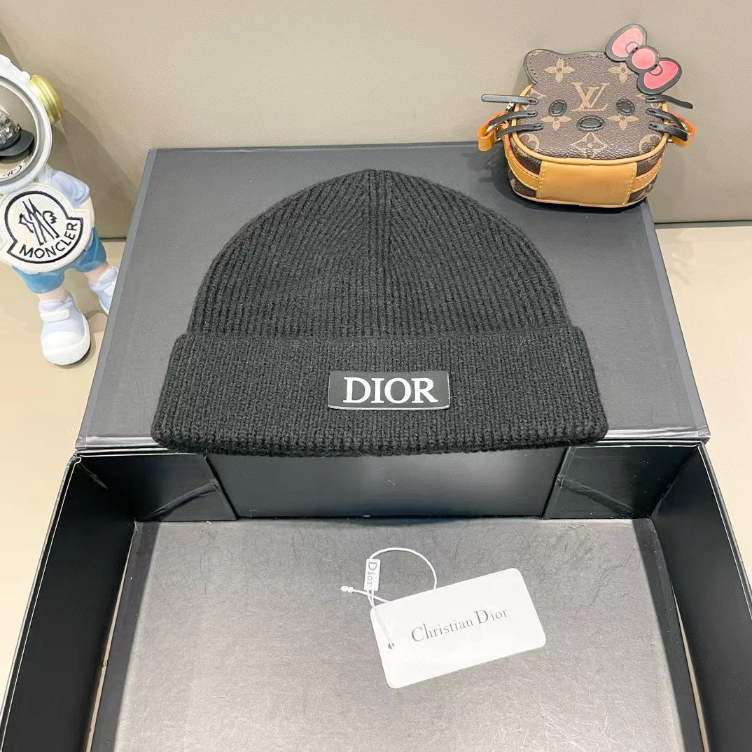 KNITTED BEANIE HAT IN BLACK WOOL AND RABBIT FUR 439678