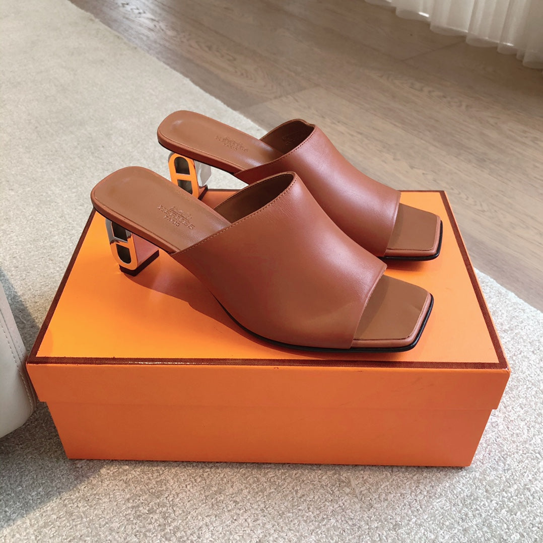 ICONIQUE 60 SANDAL CARAMEL CALFSKIN