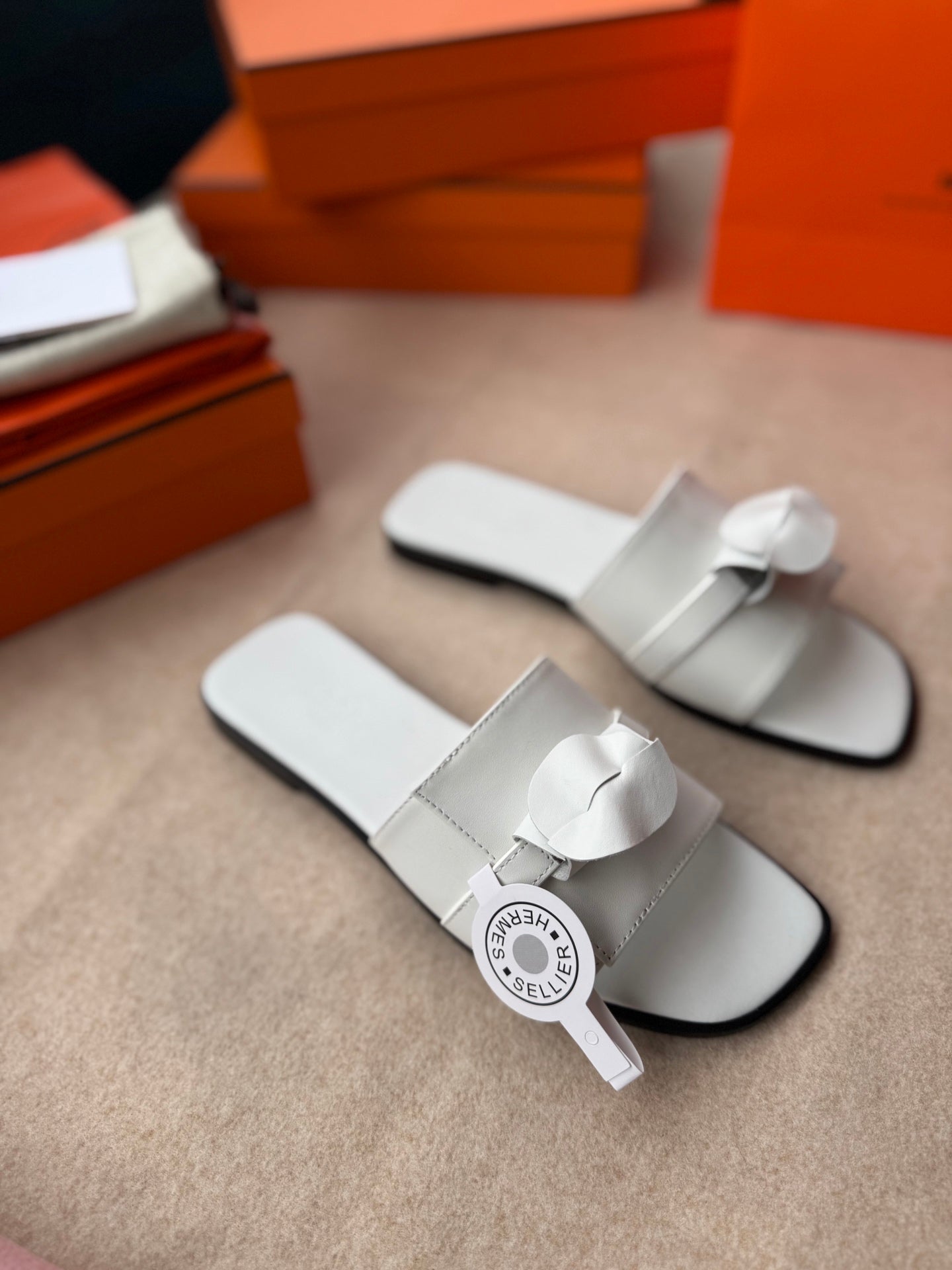 0RAN SANDALS IN WHITE CALFSKIN