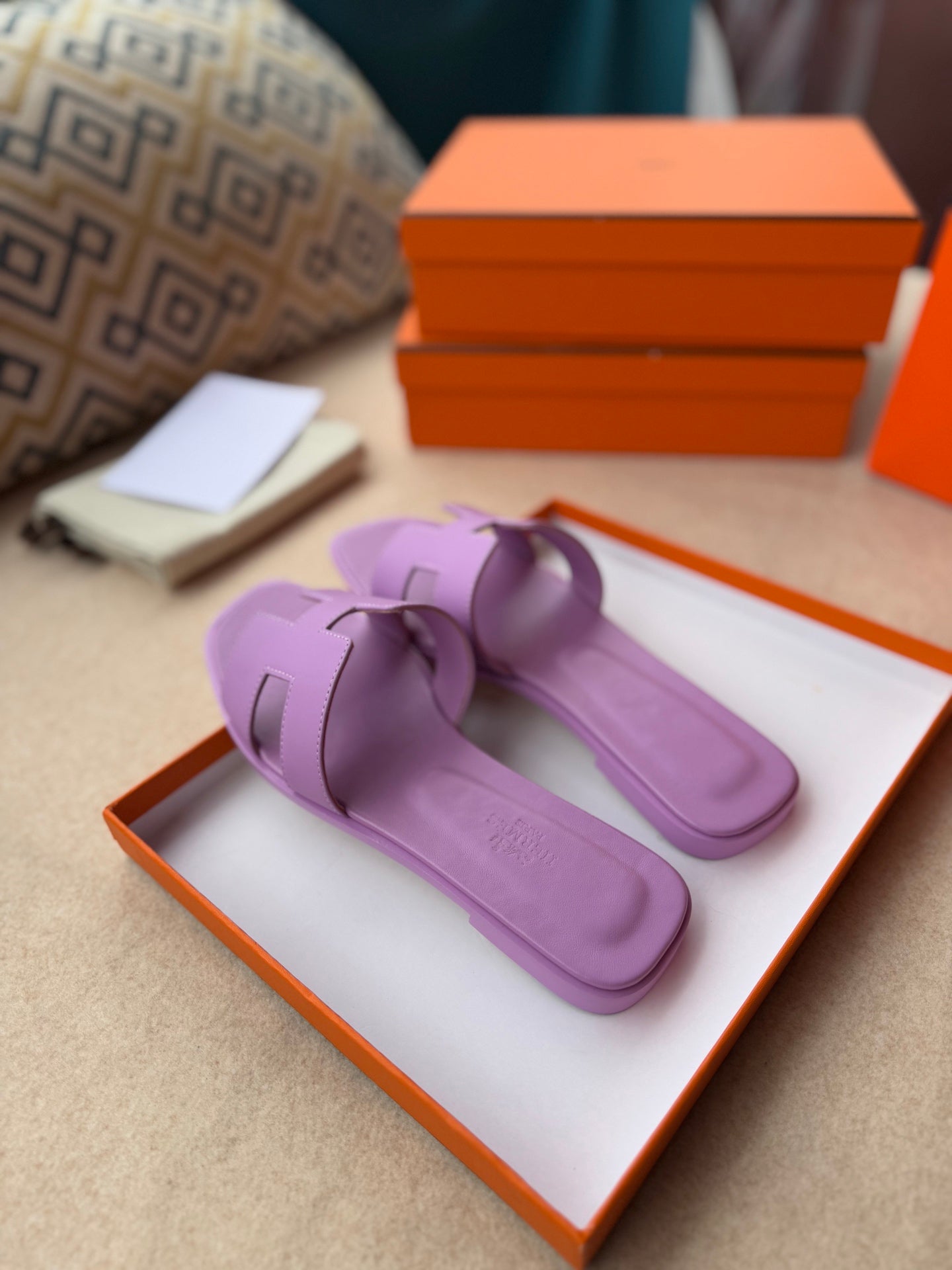 0RAN SANDALS IN LILAC PURPLE CALFSKIN