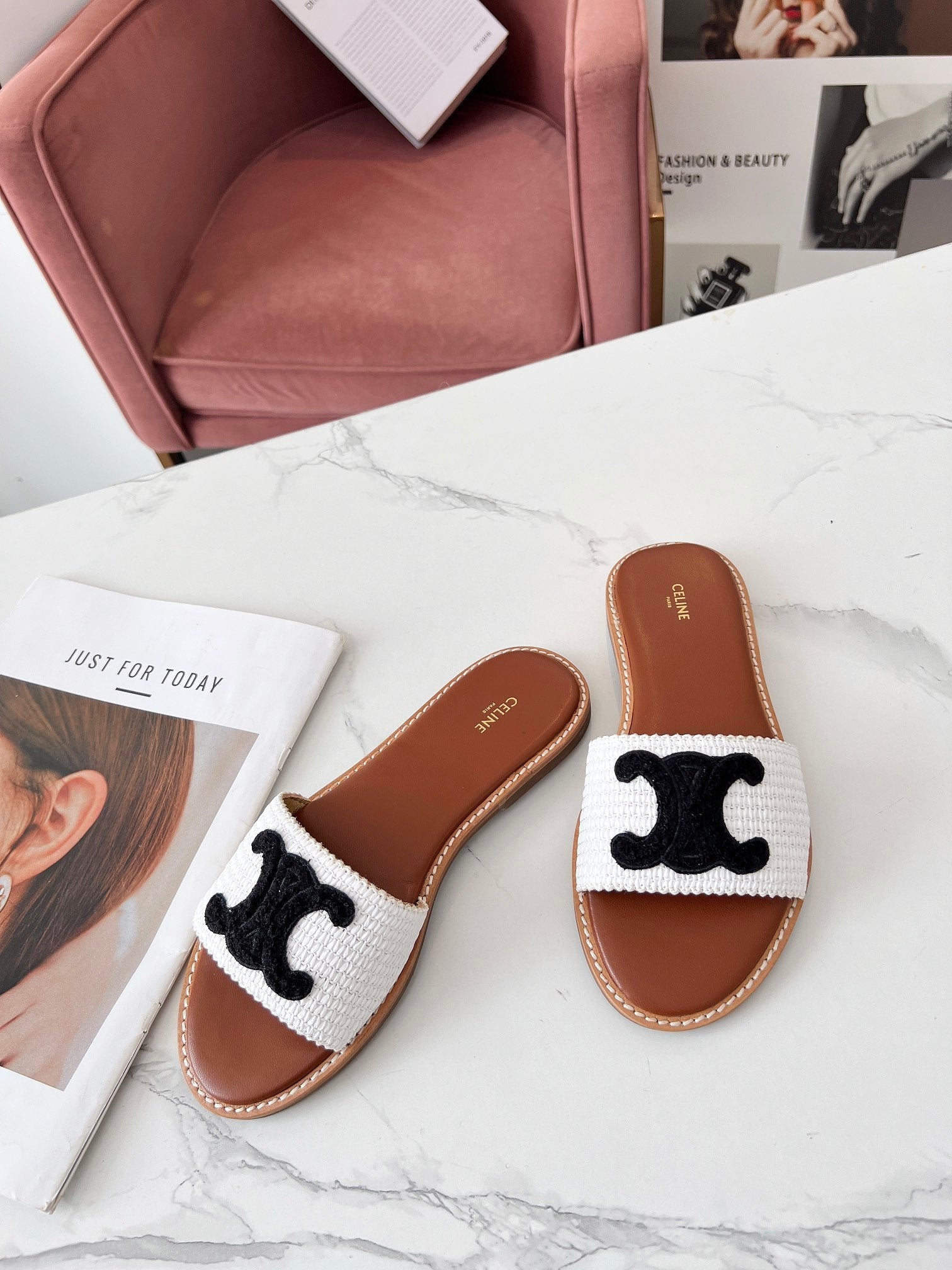 LYMPIA MULE WHITE RAFFIA AND BLACK WOOL LOGO