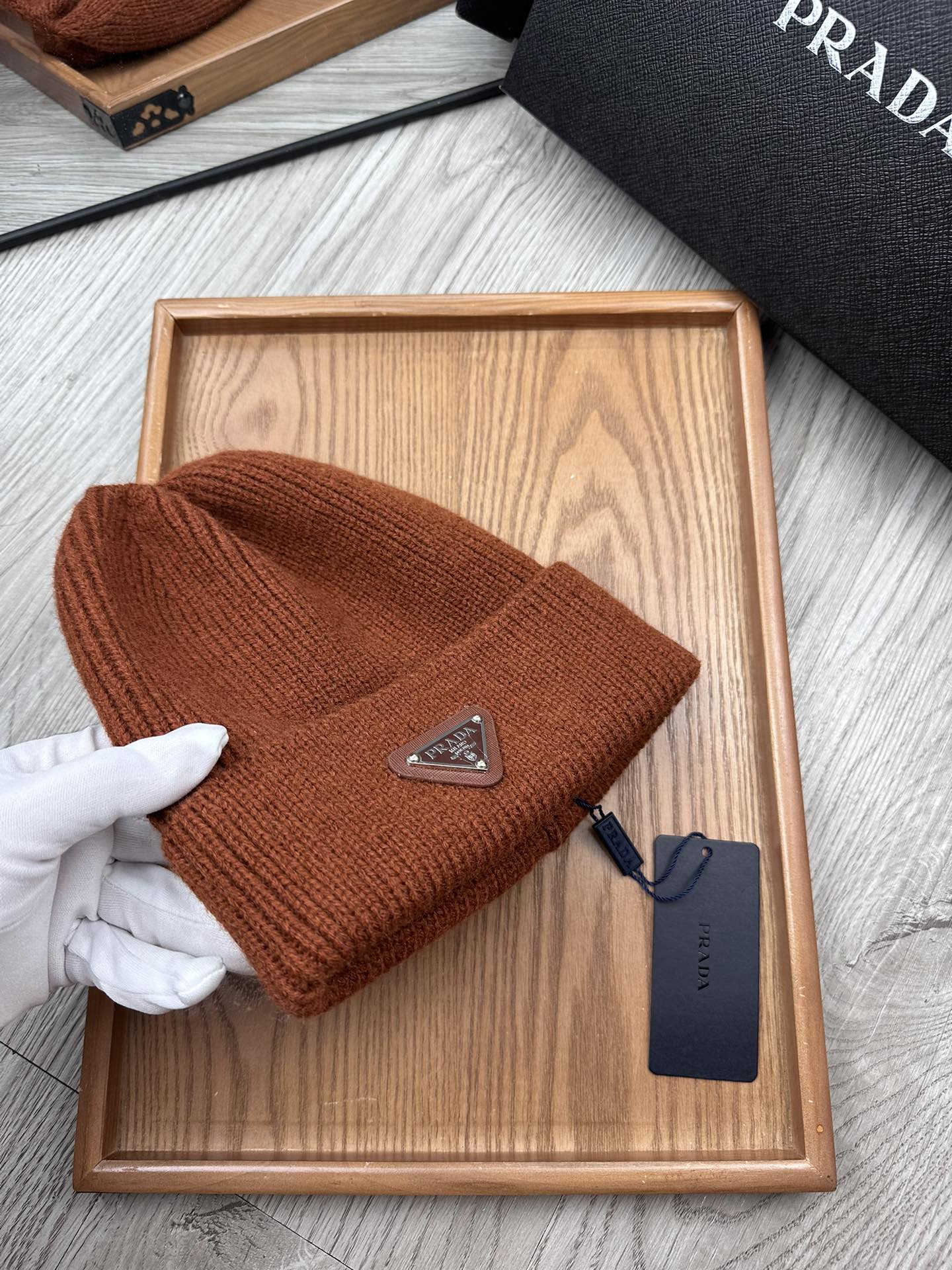 BEANIE HAT IN UMBER BROWN WOOL 332398
