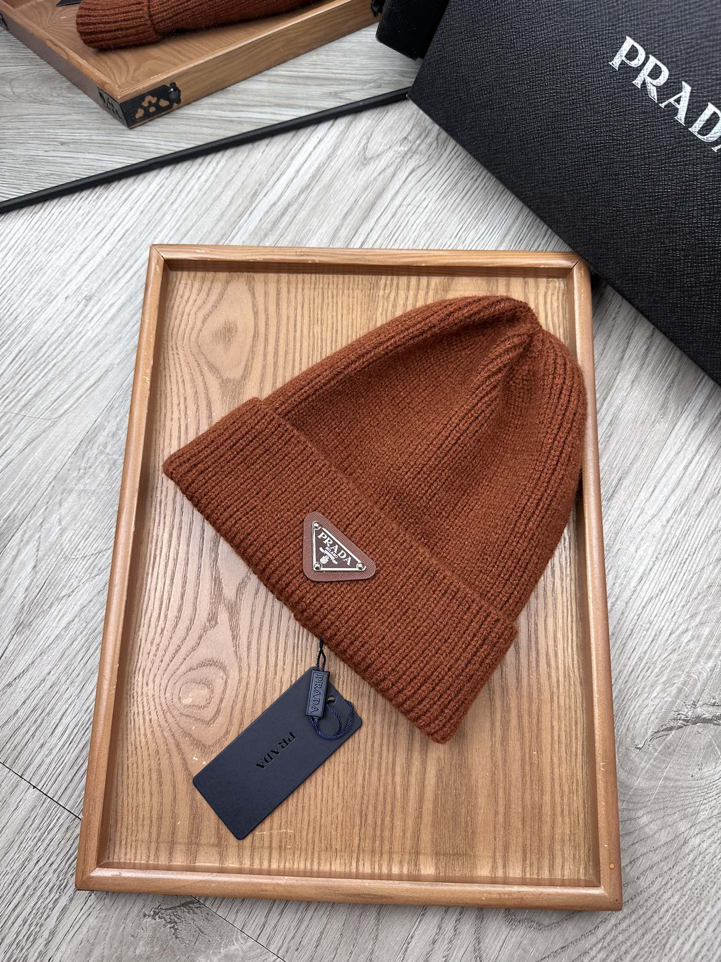 BEANIE HAT IN UMBER BROWN WOOL 332398