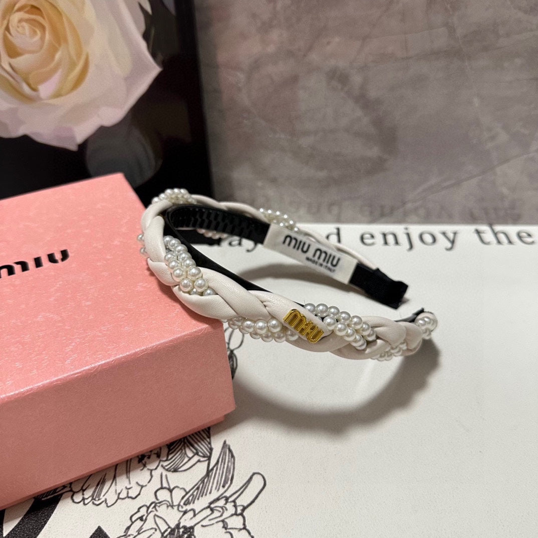 HEADBAND IN WHITE CALFSKIN MIX PEARL CHAIN 347681