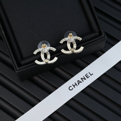 DOUBLE C STUD EARRINGS IN LIGHT GOLD METAL WITH MULTICOLOR CRYSTALS