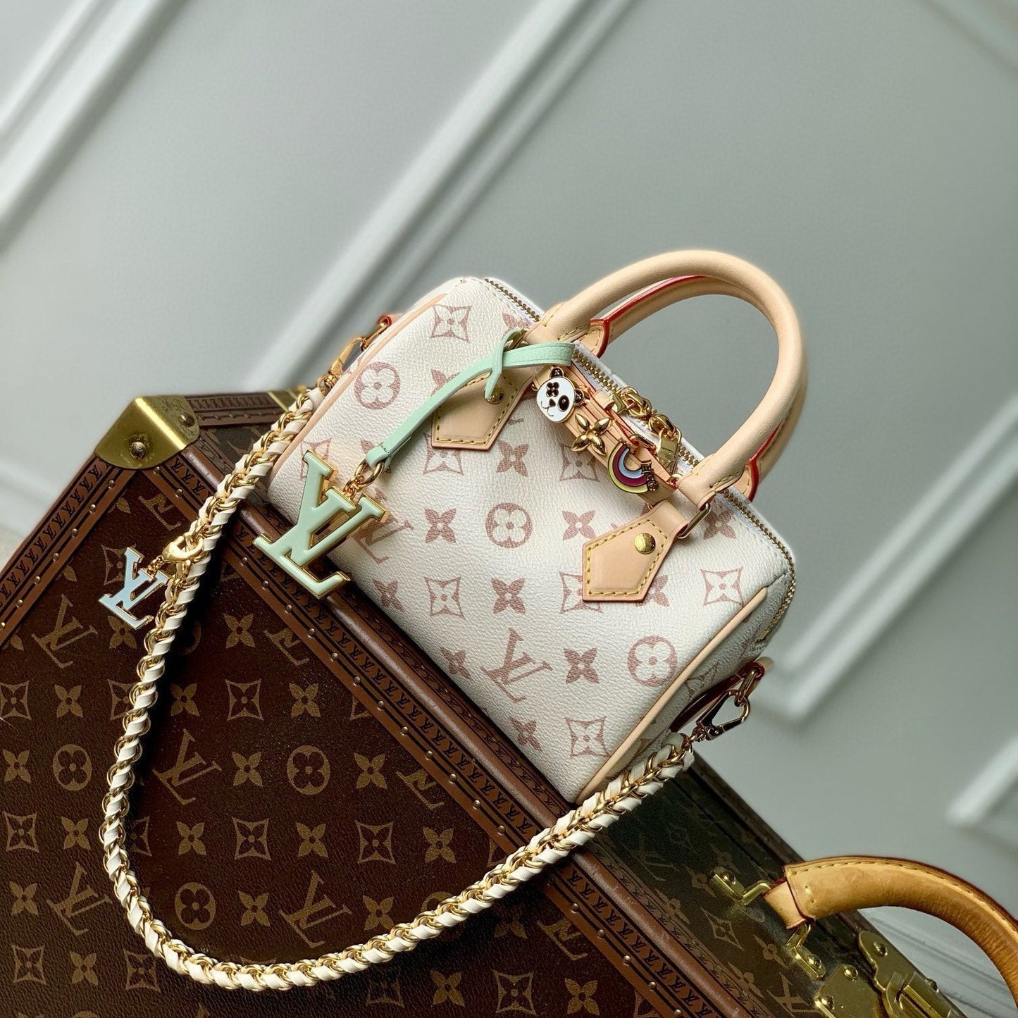 MINI SPEEDY BAG GREEN CHARM 18 IN LIGHT BROWN MONOGRAM DUNE COATED CANVAS