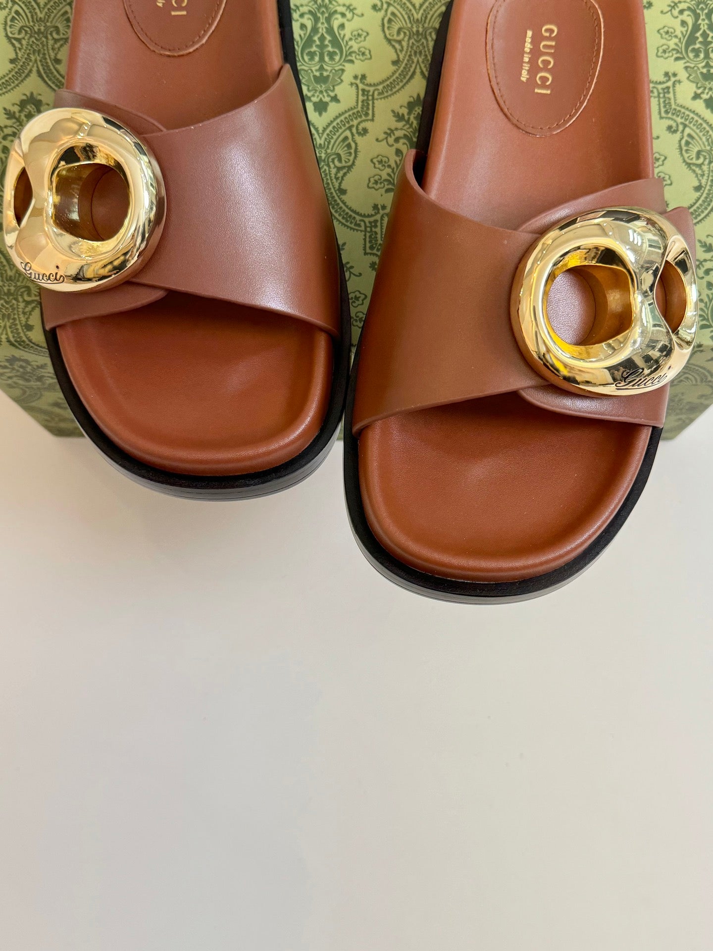 WOMEN'S SLIPPER IN BRONZE BROWN CALFSKIN WITH GOLD HARDWARE