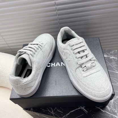 TRAINER SHOES IN PALE GRAY WOOL FABRIC