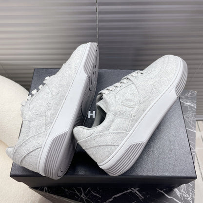 TRAINER SHOES IN PALE GRAY WOOL FABRIC