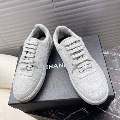 TRAINER SHOES IN PALE GRAY WOOL FABRIC
