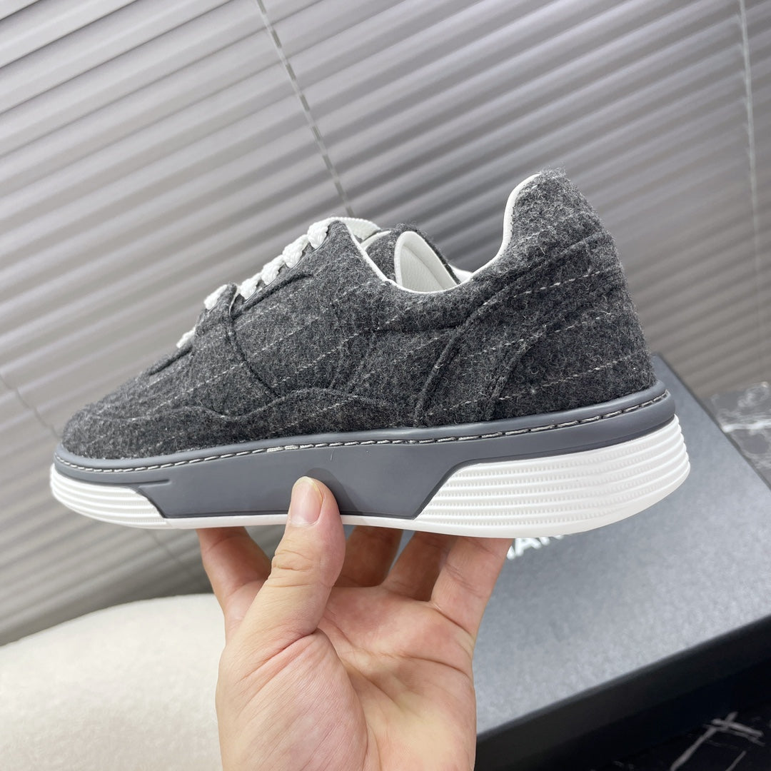 TRAINER SHOES IN MOUSE GRAY WOOL FABRIC