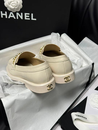 CC LOAFERS WHITE QUILTED CALFSKIN
