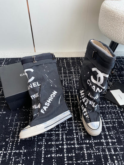 HIGH BOOTS IN BLACK CANVAS