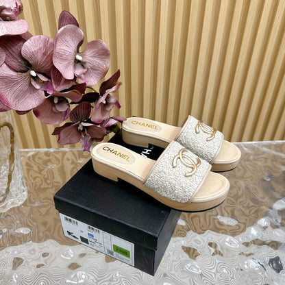 PLATFORM SLIPPERS IN LIGHT GREY TWEED AND LAMBSKIN