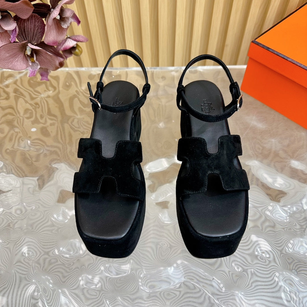 JAM 30 SANDAL IN BLACK VELVET