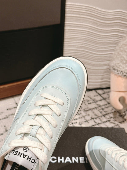 SNEAKER IN BLUE PASTEL HAND-POLISHED CALFSKIN 977829