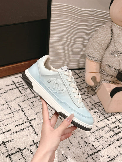 SNEAKER IN BLUE PASTEL HAND-POLISHED CALFSKIN 977829