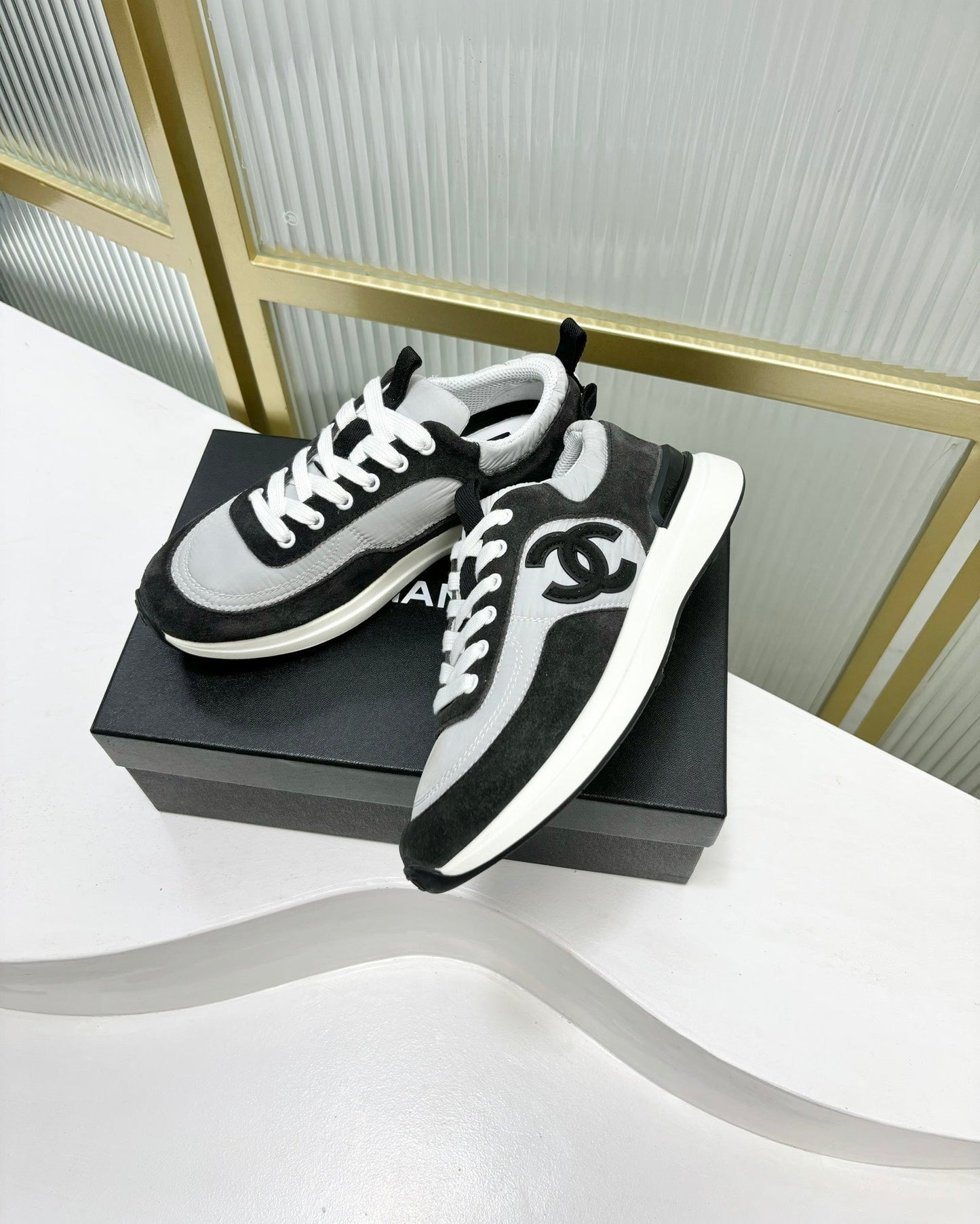 SNEAKER IN BLACK MIX GREY SUEDE