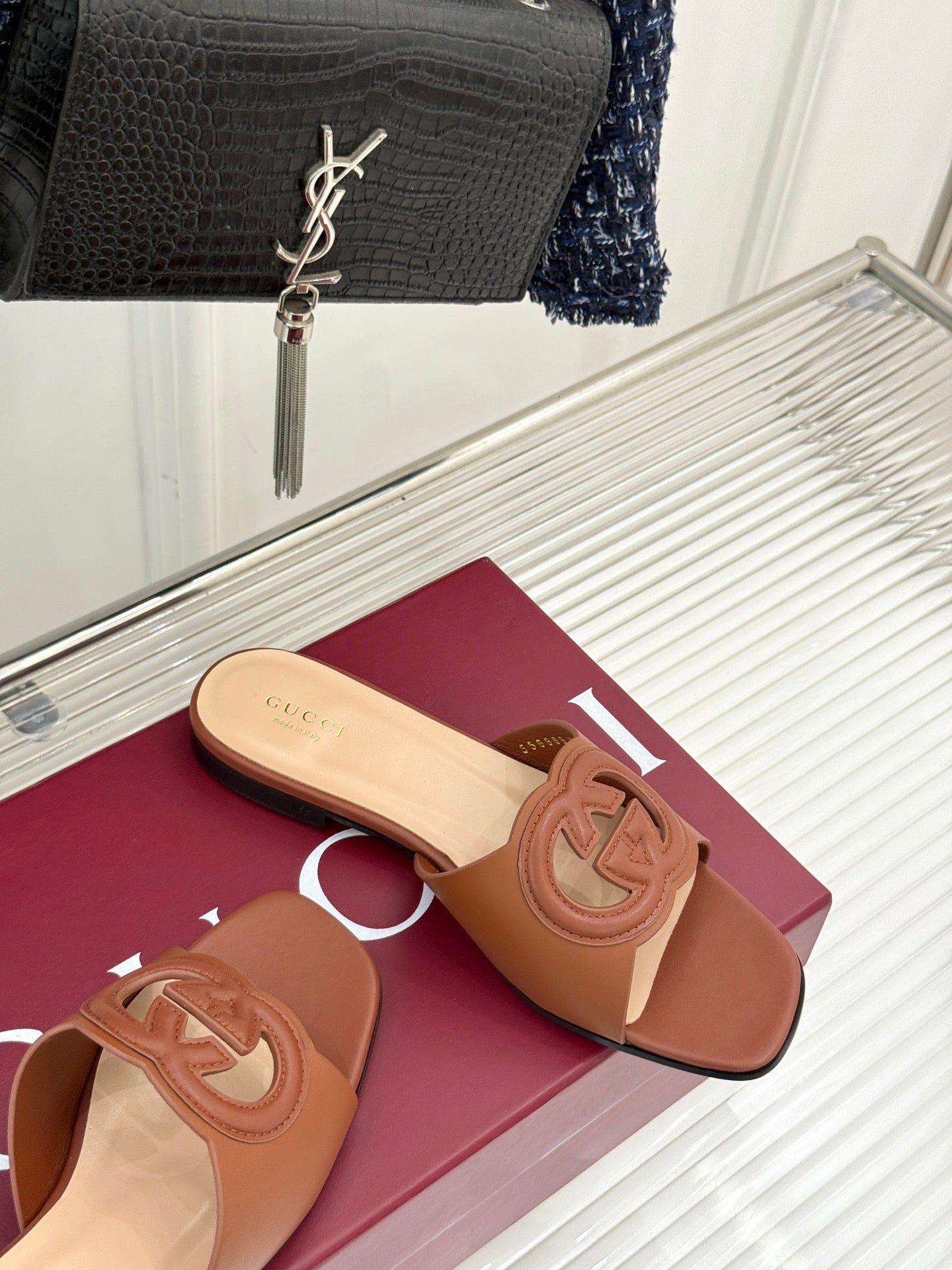 SLIDE SANDALS IN BROWN CALFSKIN