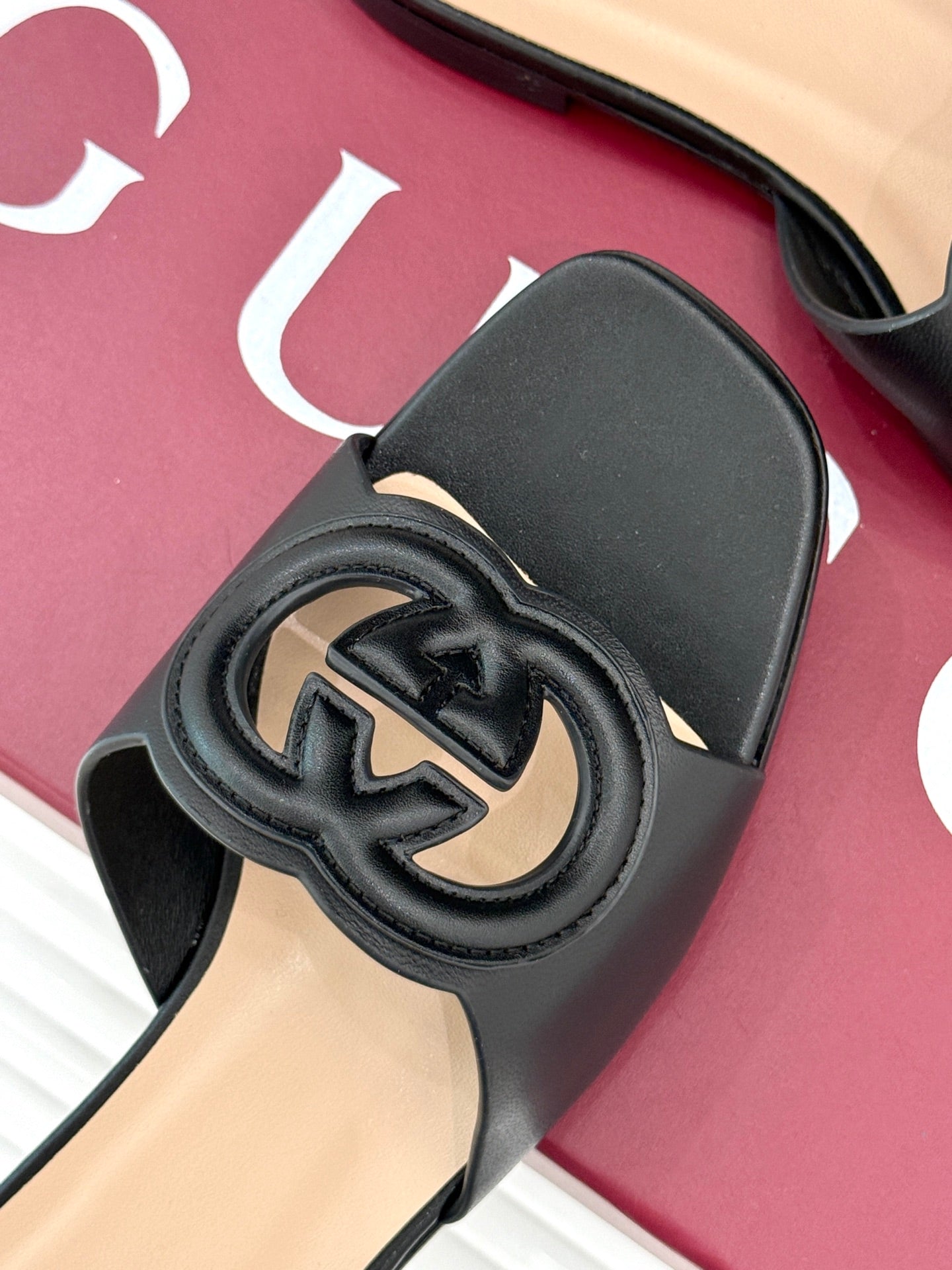SLIDE SANDALS IN BURNT BLACK CALFSKIN