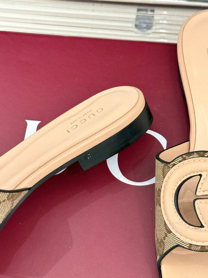 SLIDE SANDALS IN BEIGE CALFSKIN