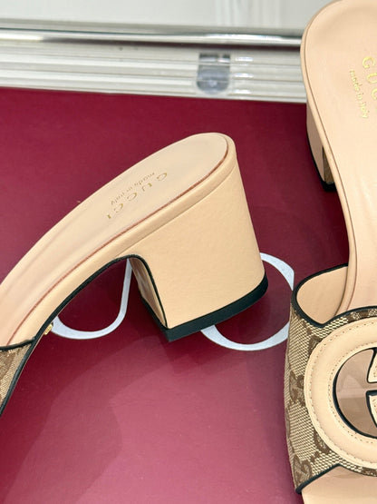 MID-HEEL MULE IN BEIGE CALFSKIN AND FABRIC