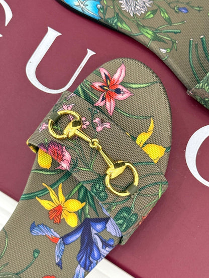 SLIDE SANDALS IN WARM BEIGE FABRIC FLORAL AND LEAF PRINT