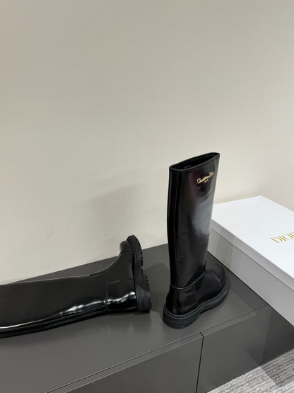 D-TOWN BOOTS IN BLACK PATENT CALFSKIN