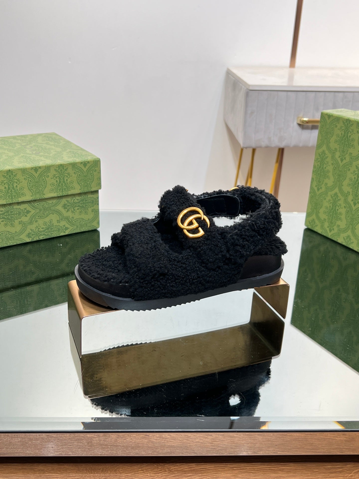 DAD SANDALS IN BLACK FLEECE WITH GOLD HARDWARE