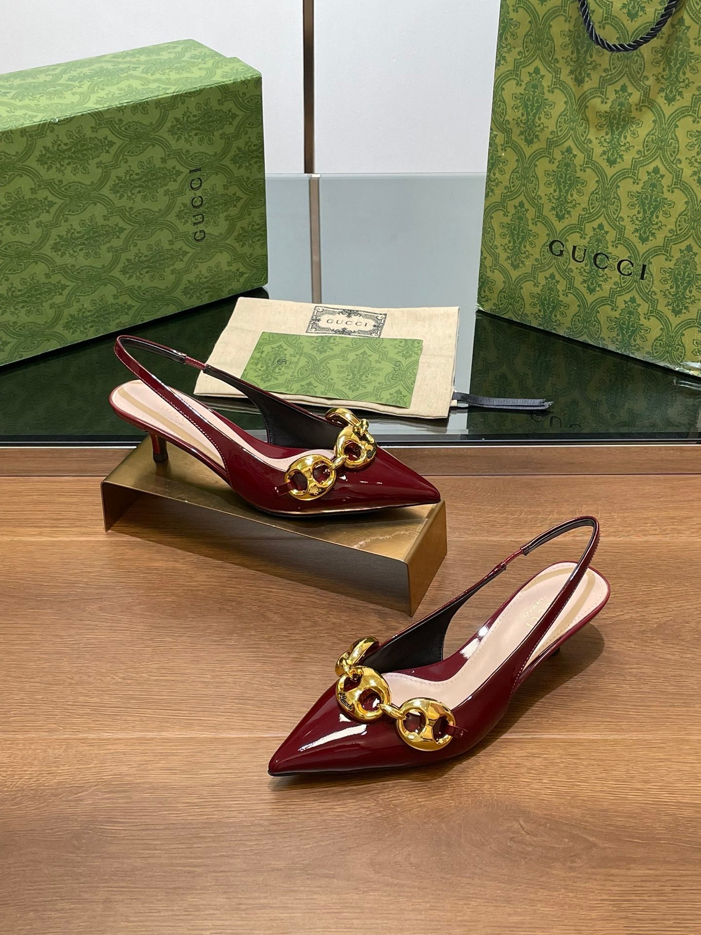 GG MID-HEELED SLINGBACK 4.5 CM IN WINE RED GLOSSY CALFSKIN WITH GOLD HARDWARE