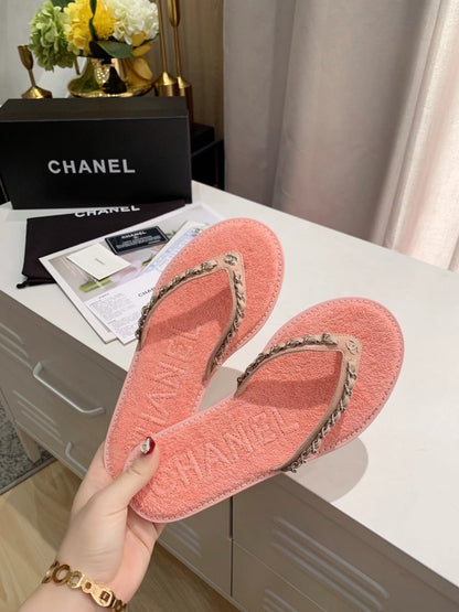 THONG SLIPPERS IN LIGHT PINK COWHIDE
