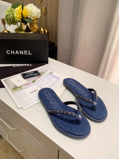 THONG SLIPPERS IN COBALT BLUE DENIM
