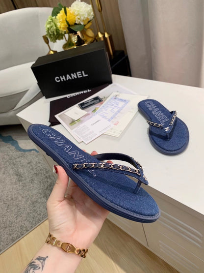 THONG SLIPPERS IN COBALT BLUE DENIM