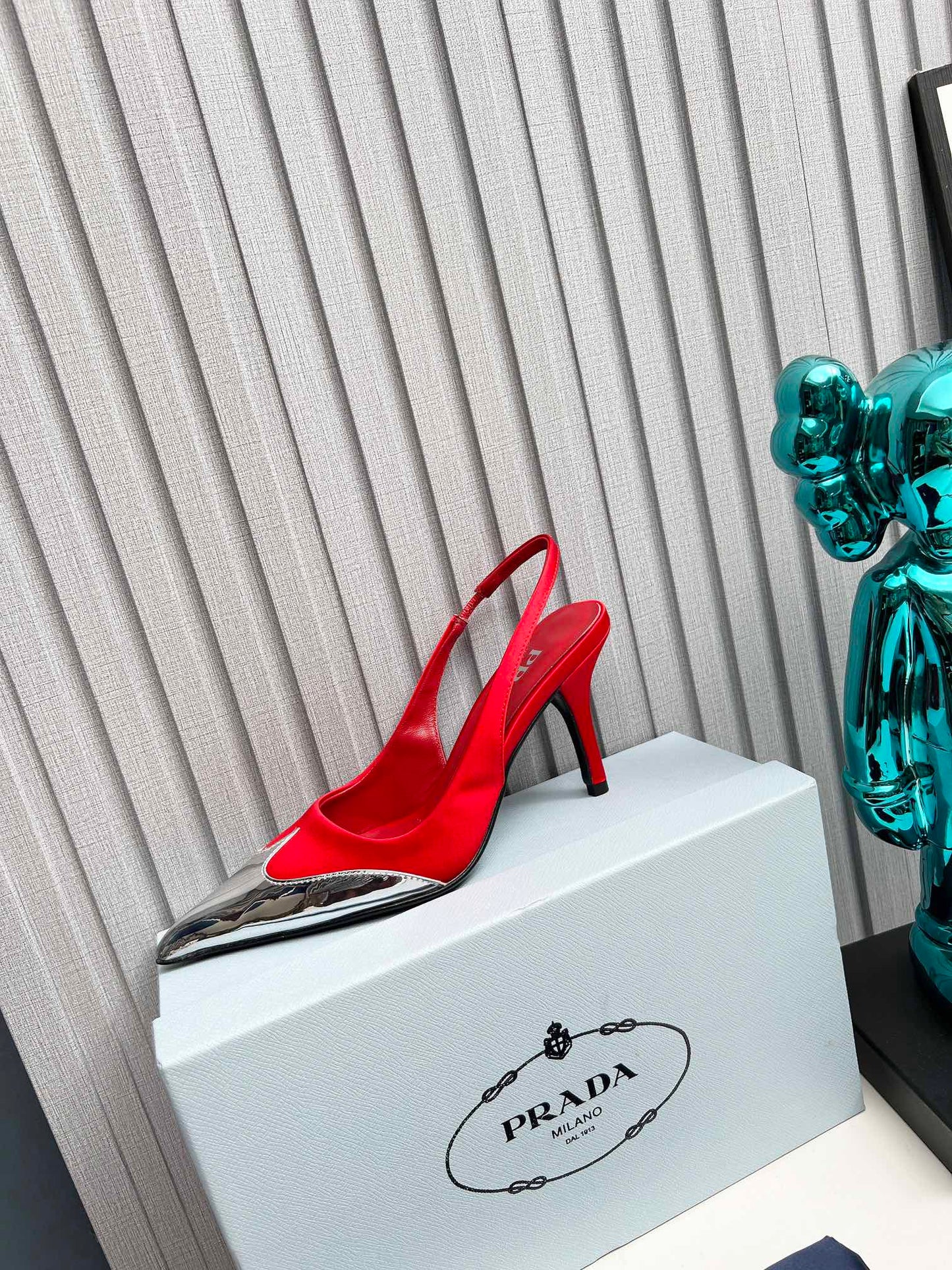 HIGH SLING BACK PUMPS IN SILVER MIX RED SATIN
