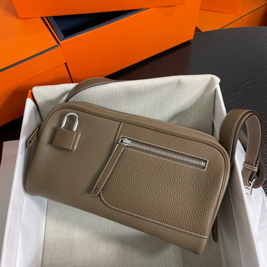 BOSTON NOUVEAU ON BOBY 29 SHOULDER BAG IN COFFEE BROWN CALFSKIN