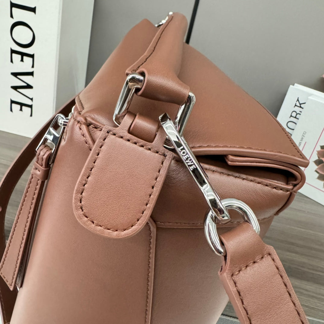 LOE PUZZLE 33 BAG IN PENNY BROWN CALFSKIN