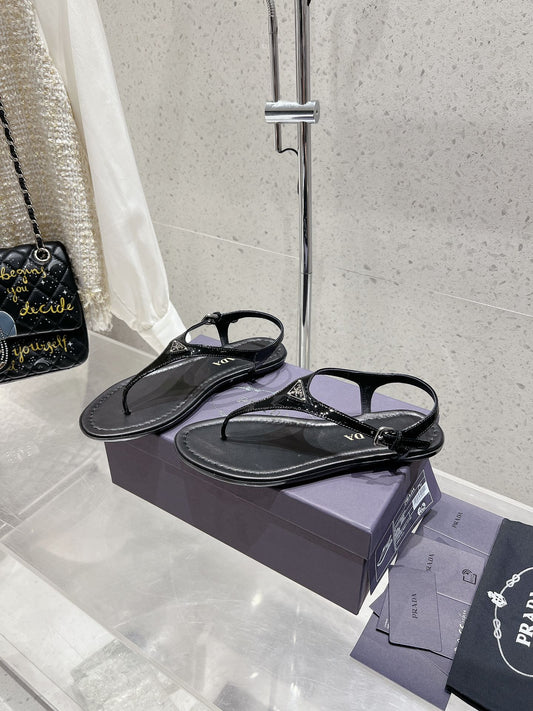 PRA PATENT LEATHER THONG SANDALS BLACK