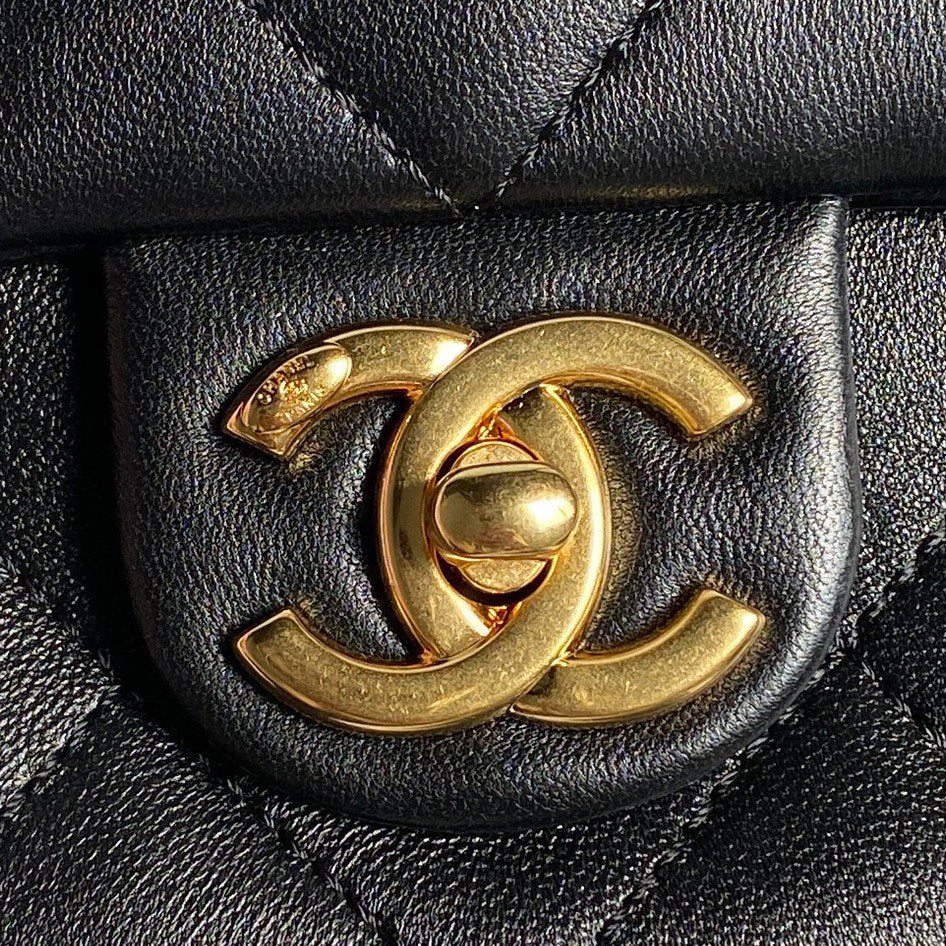 SMALL FLAP BAG 21 IN BLACK CALFSKIN GOLD DOUBLE C THICK CHAIN