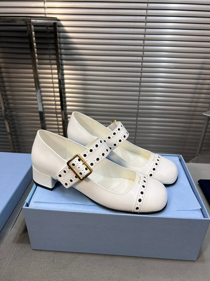 MARY JANE PUMPS IN WHITE GLOSSY CALFSKIN