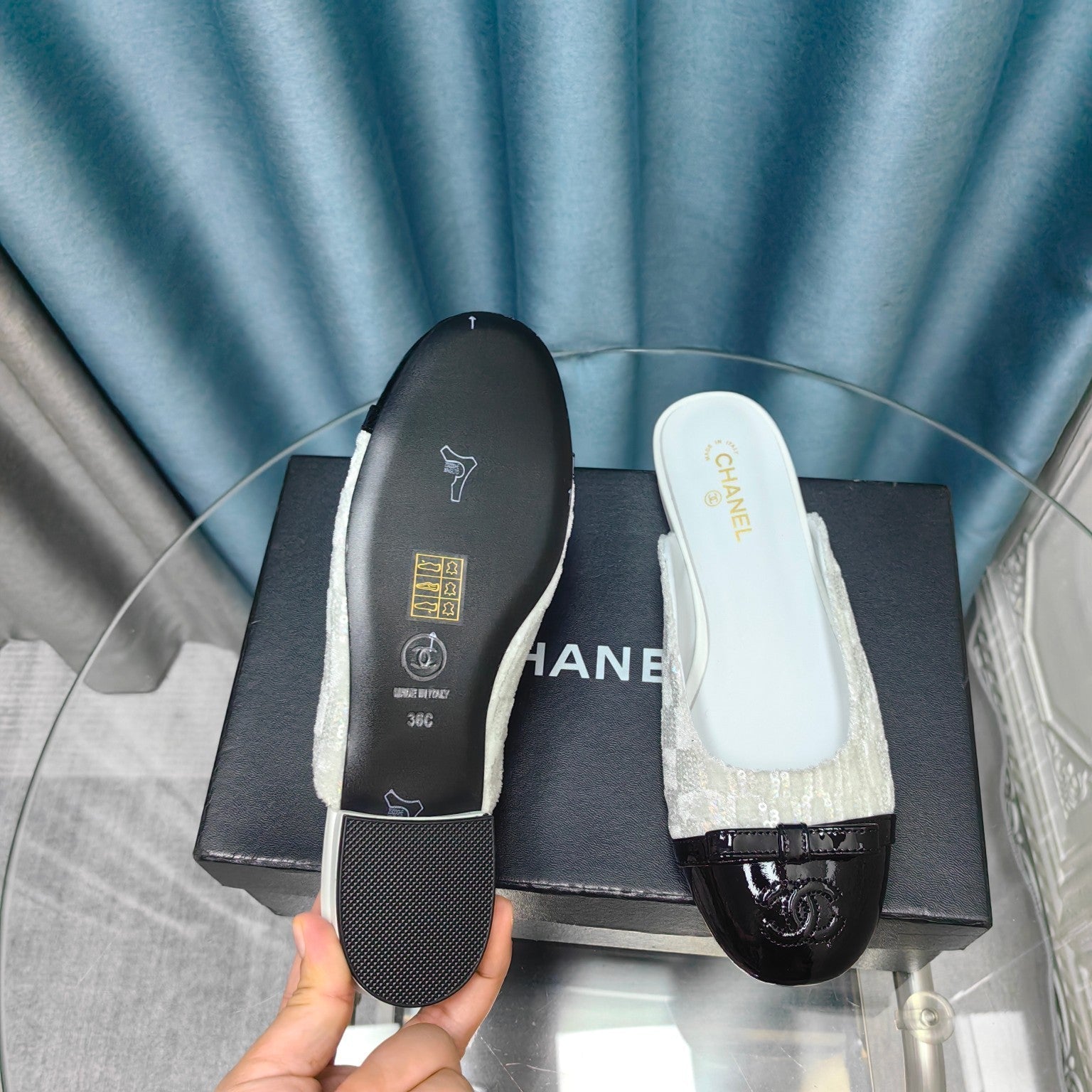 MULE IN WHITE SATIN MIX BLACK LAMBSKIN