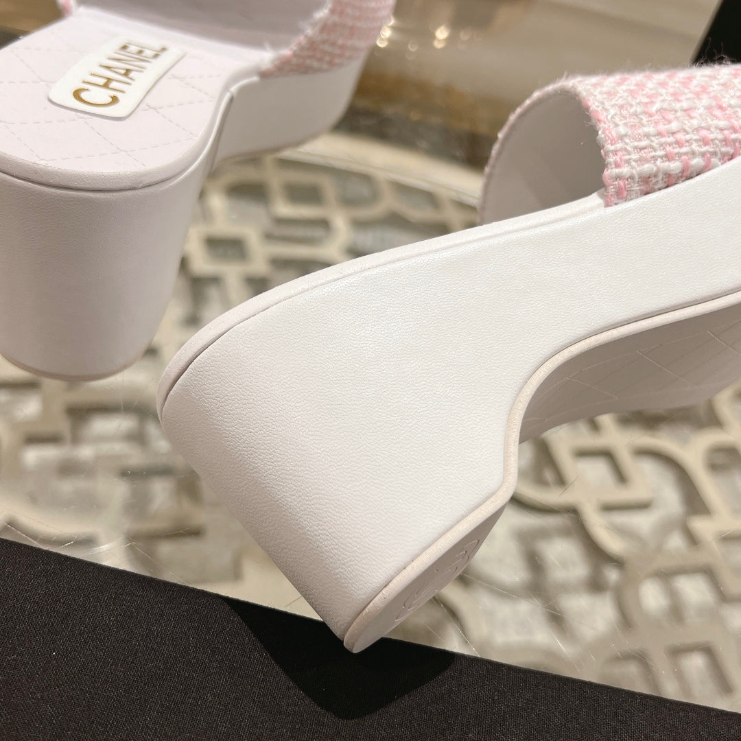 WEDGE PLATFORM IN LIGHT PINK FABRIC WITH WHITE LOGO